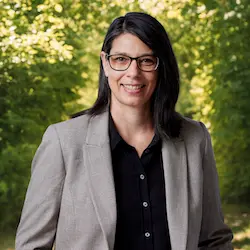 Robyn Raymond, Pathway Legal Family Law Lawyer, Westshore, Victoria, BC.